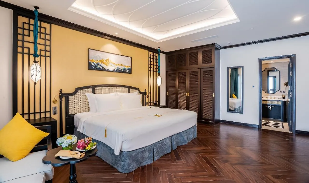 Potique Hotel Nha Trang 5*,