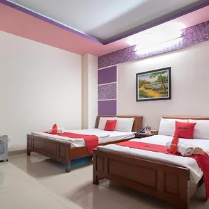 Hotel Reddoorz Near Tan Huong Market 2 **