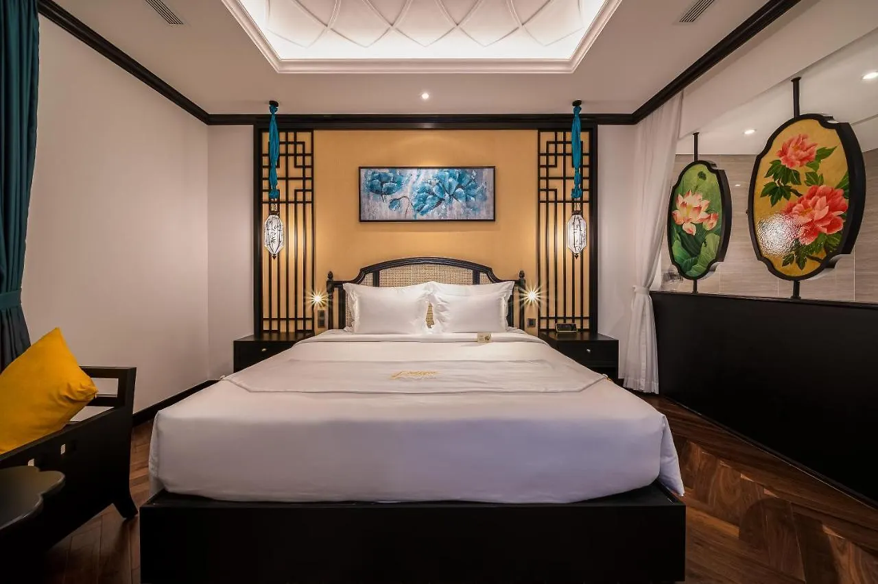 Potique Hotel Nha Trang 5*,